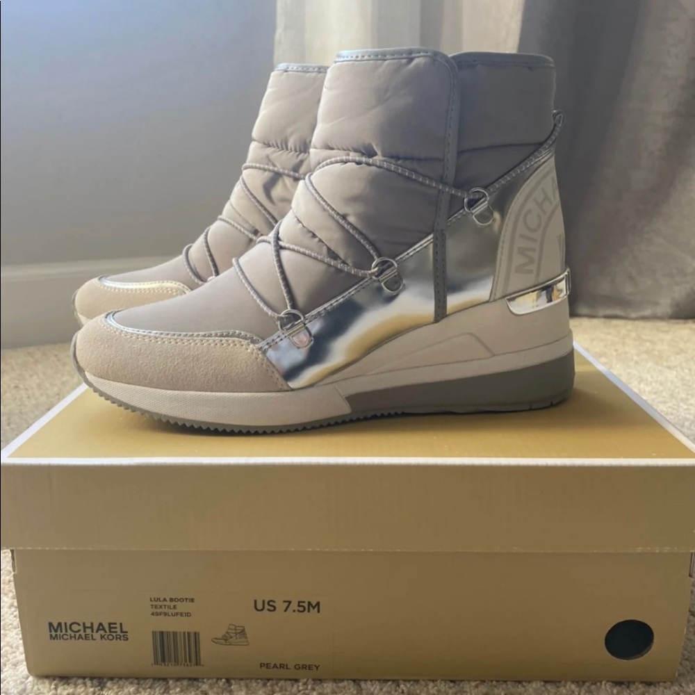 Michael Kors Lula bootie size 7.5